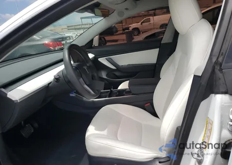2020 Tesla Model 3 z USA, uszkodzony, nr VIN 5YJ3E1EB4LF795915